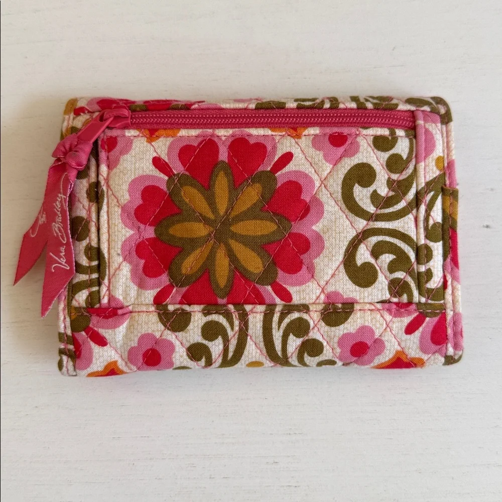 Vera Bradley Floral Quilted Wallet in Pink, Orange & Green NEW 🌸🌺🌼 - Picture 2 of 3
